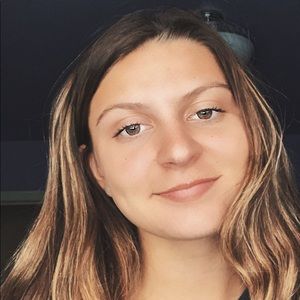 Meet your Posher, Abby